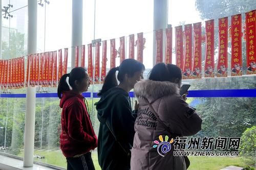 福州科技馆新春科普游园人气足 市民乐享亲子科普大餐