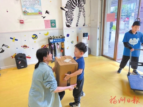 便民小摊人气高　暖“新”驿站暖人心